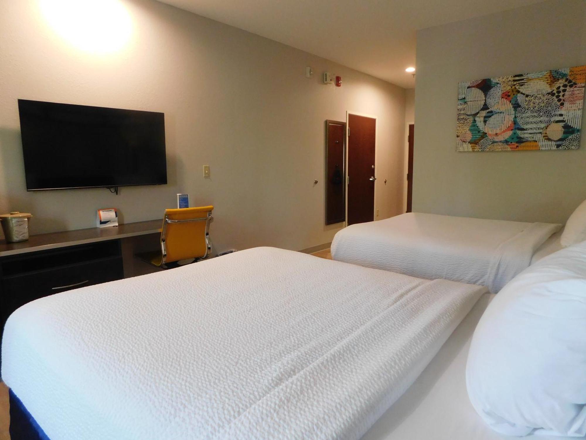Microtel Inn & Suites By Wyndham Wheeling At The Highlands Triadelphia Exterior foto