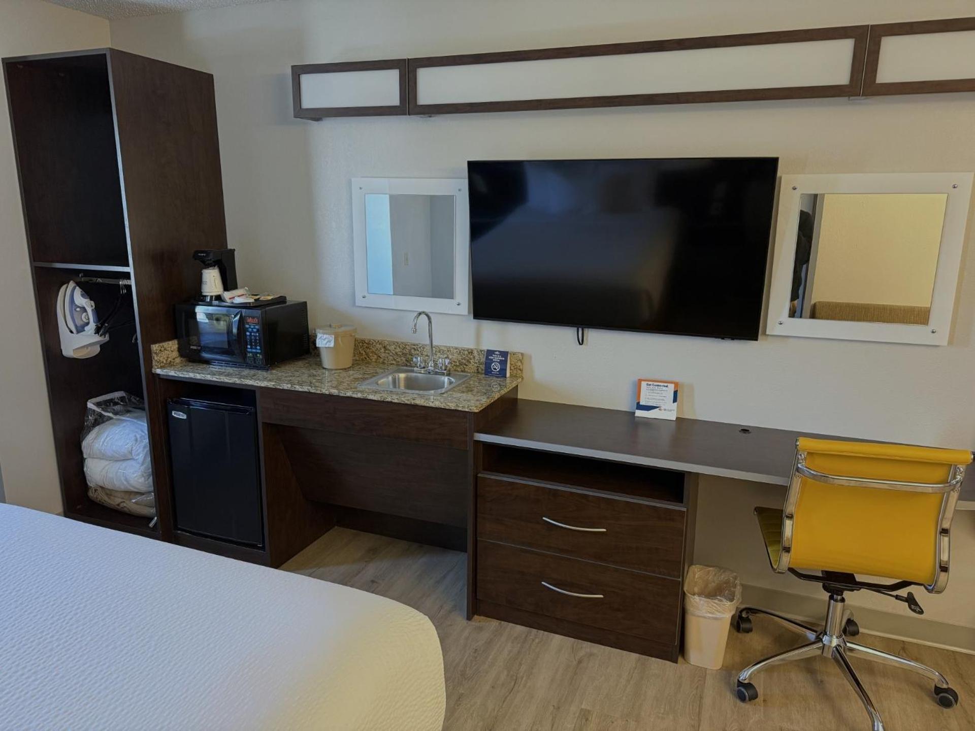 Microtel Inn & Suites By Wyndham Wheeling At The Highlands Triadelphia Exterior foto